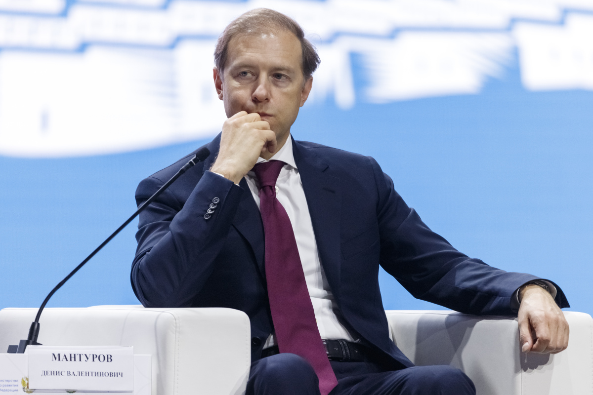 Денис Мантуров