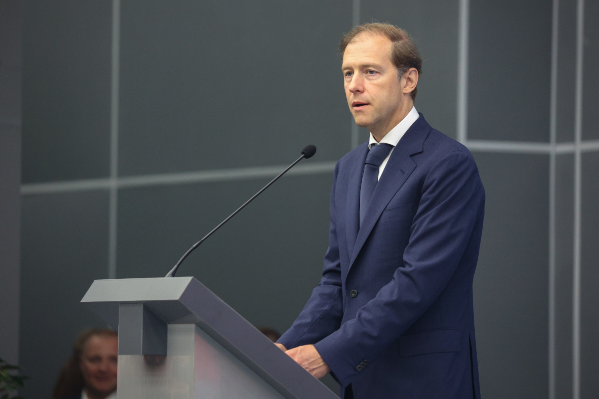 Денис Мантуров