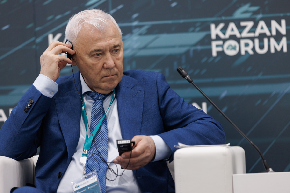 Анатолий Аксаков