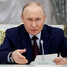 Путин подписал закон об отмене ежегодного декларирования доходов для чиновников