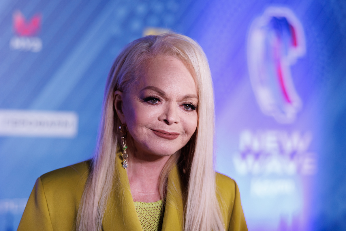 Лариса Долина