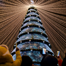 В Казани 15 января начнут демонтаж главной городской елки у «Чаши»