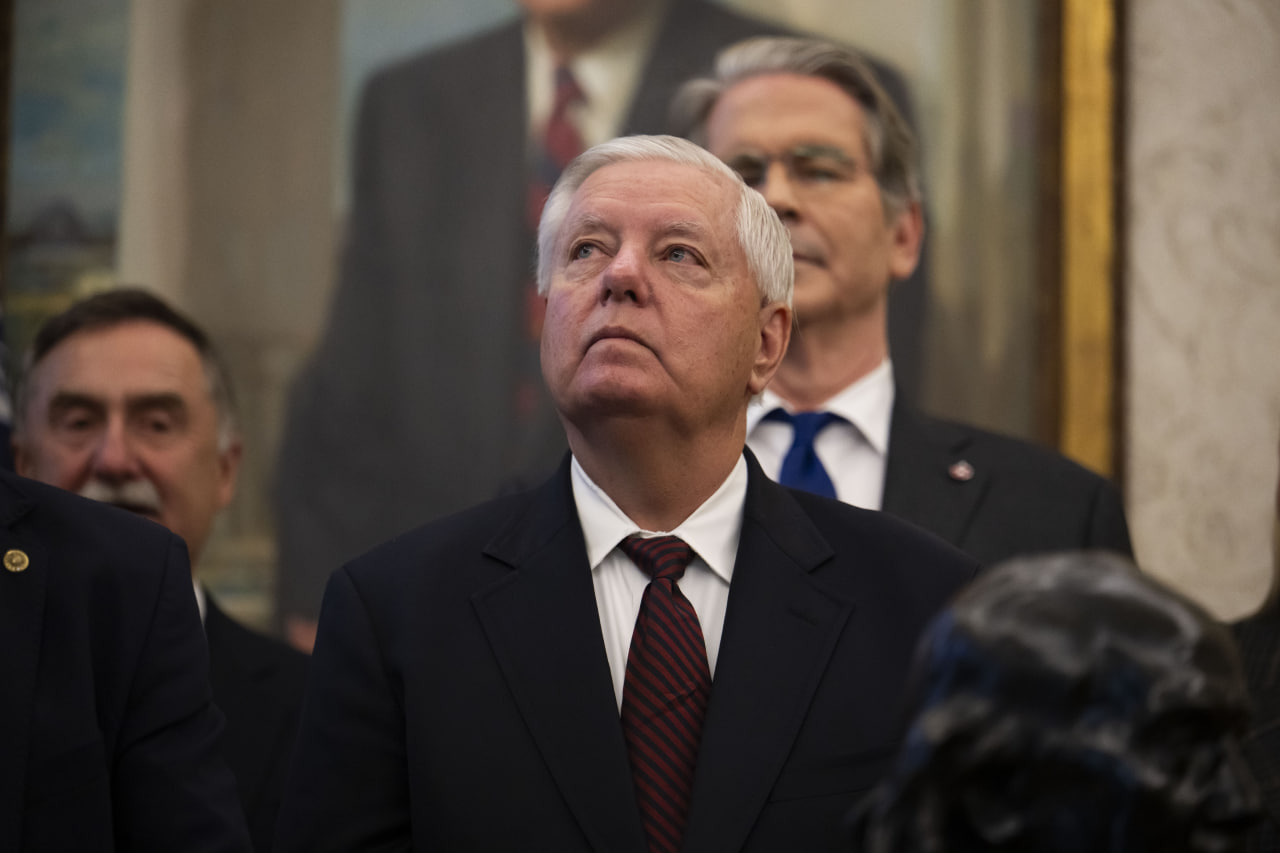 Линдси Грэм*