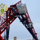 В Татарстане на заводе женщина выпала из кабины крана