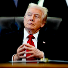 Трамп приобрел облигации Netflix и Warner Bros. на сумму $1 миллион на фоне слияния студий