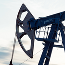 «Ъ»: Прокачка нефти на российские НПЗ упала до минимума за 15 лет