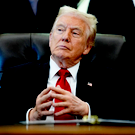 Белый дом: Самолет Трампа возвращается после вылета в Давос из-за неисправности