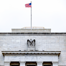 ФРС США сохранила ставку после трех снижений подряд