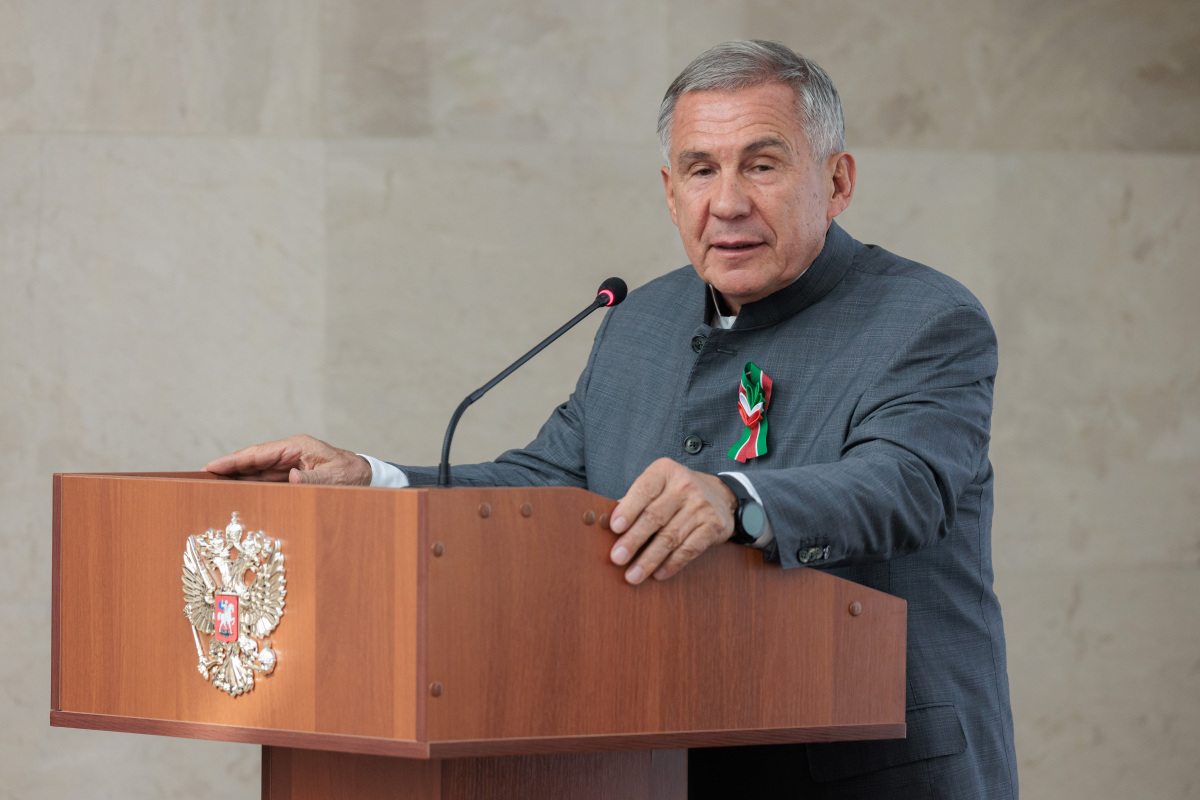 Рустам Минниханов