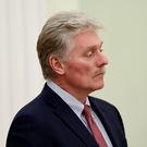 Песков о дресс-коде в театрах: «Нужно делать так, чтобы людям было стыдно приходить неприлично одетыми»