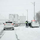 В ГАИ по РТ призвали водителей избегать резких маневров и обгонов из-за сильного ветра