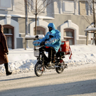 Жителей Казани просят жаловаться на курьеров – нарушителей ПДД в специальный бот