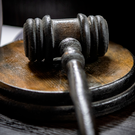 Сбившего 11 человек на остановке в центре Казани отпустили под домашний арест