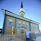 В селе Айбаш на восстановленную мечеть вернули полумесяц – три года назад здесь обрушился минарет