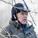 Брата короля Великобритании отпустили после задержания по делу Эпштейна