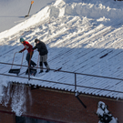 Эксперт предупредил о рисках для домов во время сильных снегопадов