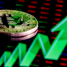 Курс биткоина вырос на 6% за сутки