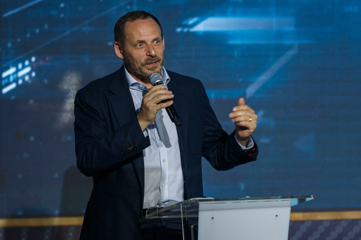 Аркадий Волож