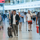 Власти Дубая поручили отелям продлить проживание туристов из-за отмены рейсов