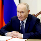 Путин присвоил почетные звания трем татарстанцам