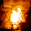 Дроны атаковали крупнейший морской порт в Омане – на нефтехранилище возник пожар