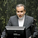 Аракчи: Иран не планирует извлекать обогащенный уран из-под обломков ядерных объектов