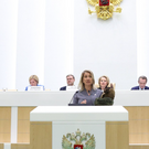 Глава минкульта РТ Аюпова выступила в Совфеде с плюшевой игрушкой Шурале