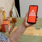 Эксперт объяснила, на что обращать внимание в речи мошенников