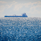 Иран официально объявил, что проход через Ормузский пролив станет платным