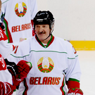 Лукашенко вышел на лед вместе с минским «Динамо» перед серией с «Ак Барсом»