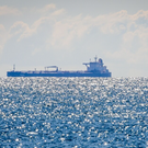 Иран разрешил проход гуманитарных судов через Ормузский пролив