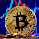 В Казань привезли «исчезающую» статую основателя биткоина Сатоши Накамото