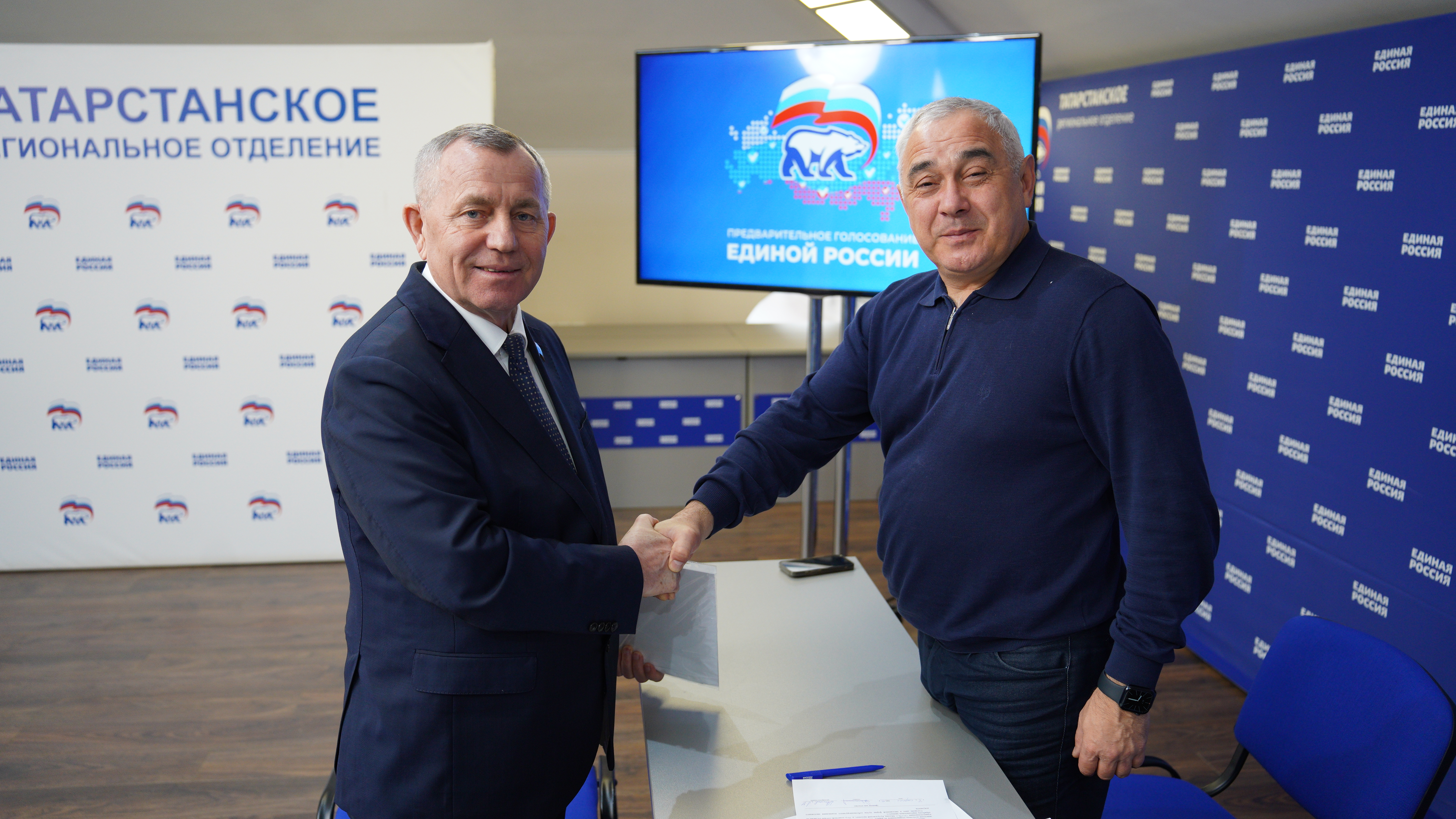 Анатолий Иванов