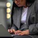 «Ведомости»: ЦБ разрешит банкам заключать договоры с новыми клиентами по видеосвязи