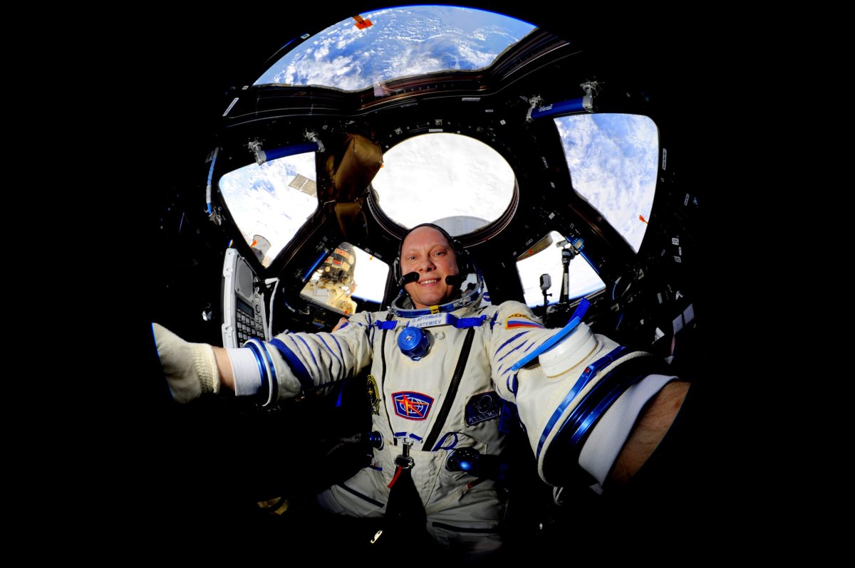 Олег Артемьев