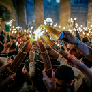 В храме Гроба Господня в Иерусалиме сошел Благодатный огонь накануне Пасхи