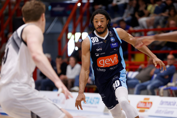 Элайджа Стюарт