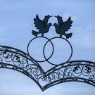 «Должно быть в торжественной обстановке»: замминистра юстиции РФ выступил против регистрации брака в МФЦ