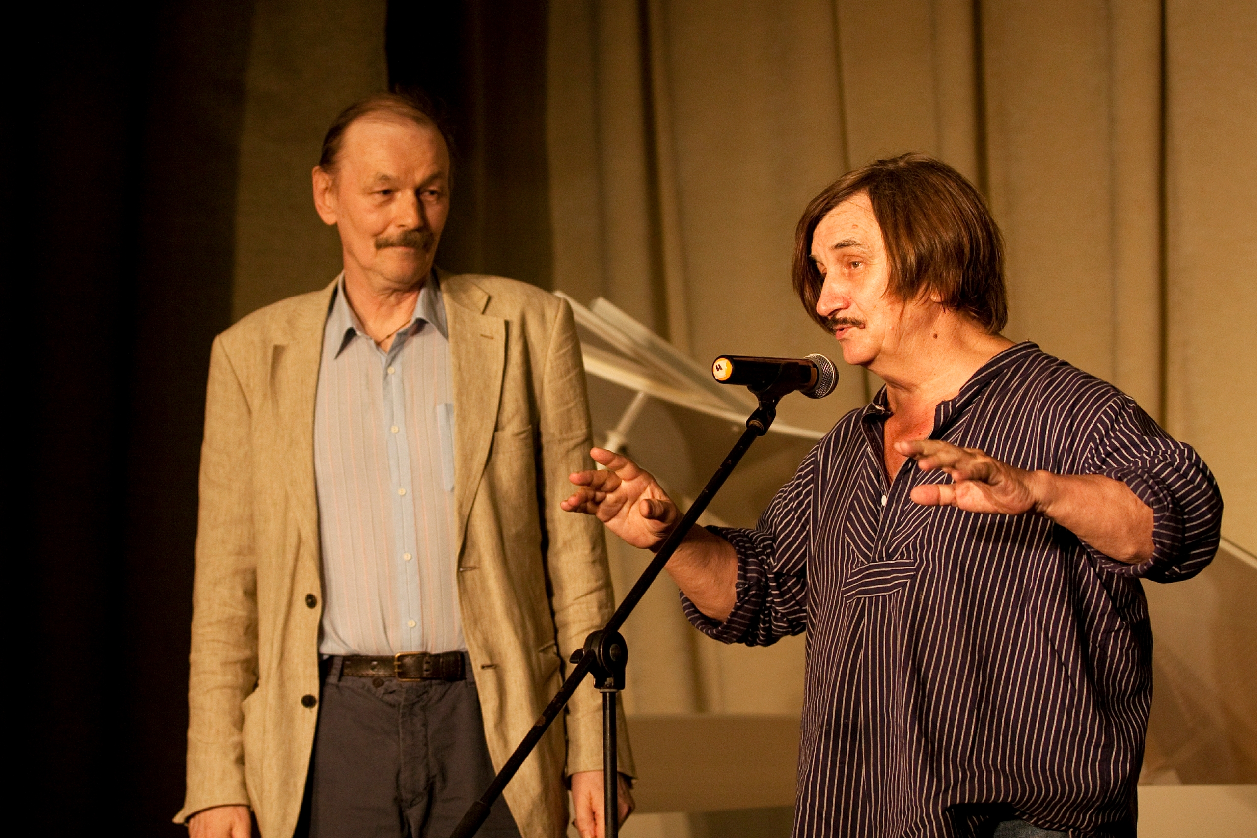 Владимир Шинкарев (слева)