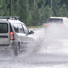 В ГАИ по Казани предупредили водителей об опасности на дорогах из-за ливня и сильного ветра