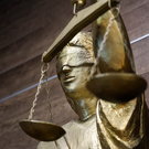 ТАСС: СК отпустил топ-менеджеров «Эксмо» под обязательство о явке без обвинений