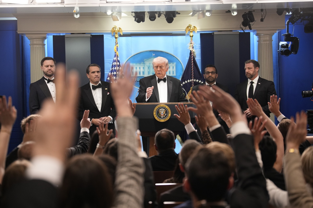 Дональд Трамп на пресс-конференции сразу после стрельбы