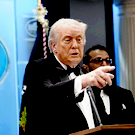 Трампа эвакуировали с торжественного ужина в Вашингтоне после стрельбы: главное