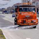 «Нэфис Косметикс» безвозмездно передал Казани средства для весенней уборки дорог и остановок