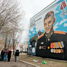 На фасаде казанской гимназии № 125 появился мурал в честь погибшего на СВО выпускника (фото)
