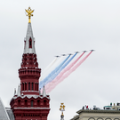 СМИ: Кремль отозвал аккредитации иностранных журналистов на парад Победы в Москве