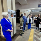 В казанском метро открылась фотовыставка, посвященная волонтерам СВО