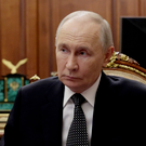 Путин на съезде союза машиностроителей РФ: «Не буду говорить о грустном, о ключевой ставке, об укреплении рубля»