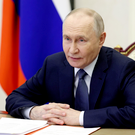 Путин заявил, что принятые меры в экономике начали давать результат