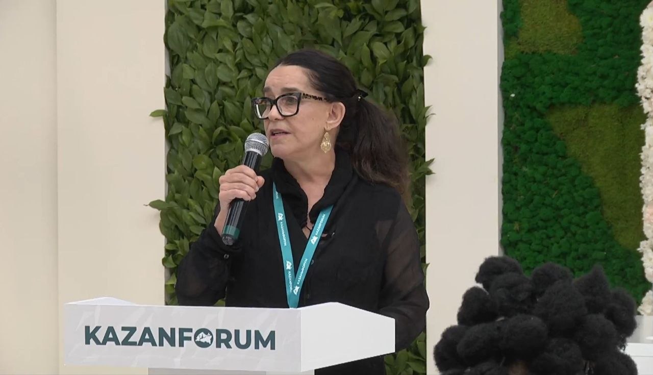 Луселия Сантос